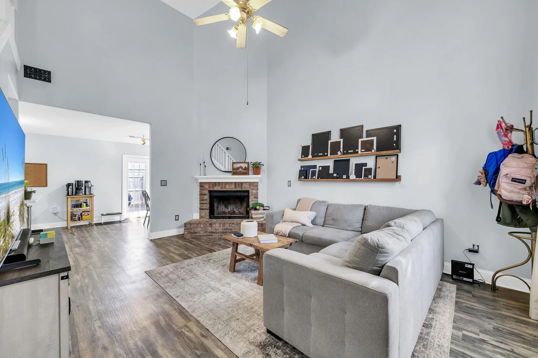 Photo of 1059 Windmill Drive