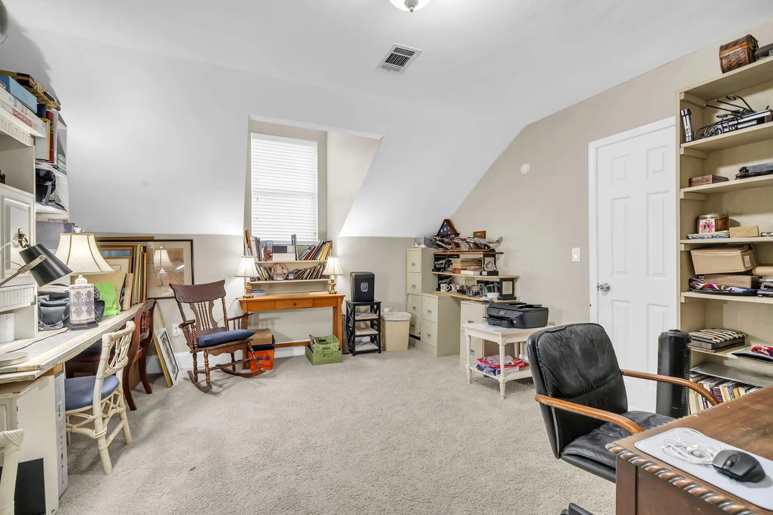Photo of 4470 Stonebridge Road