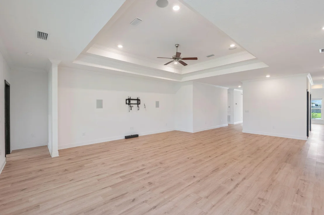 Photo of 15 E Oak Trees Lane