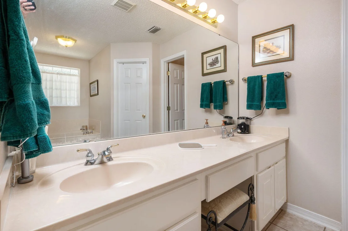 Photo of 5843 Saratoga Drive
