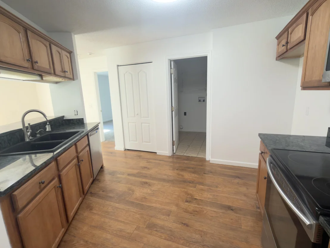 Photo of 5210 Moore Loop