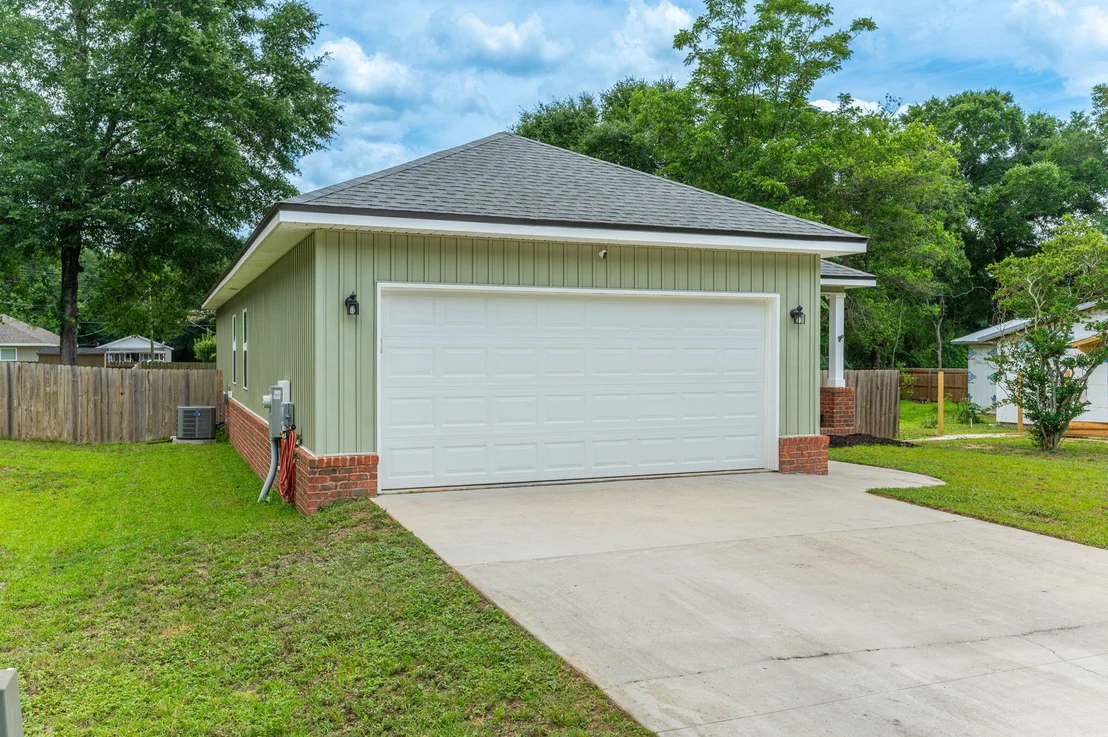 Photo of 3168 Maple Street