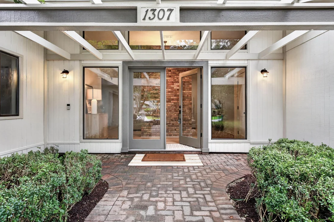 Photo of 1307 Windward Circle