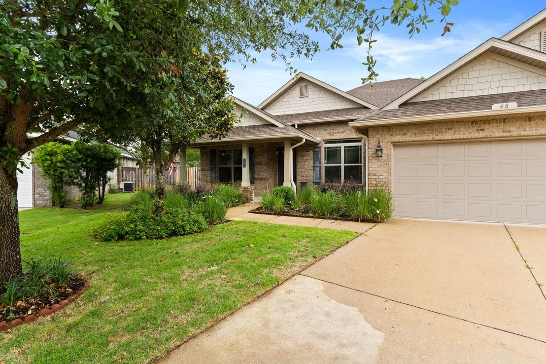 Photo of 48 Madiera Drive