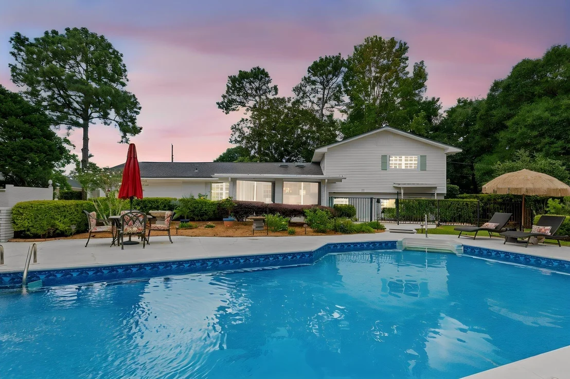 Photo of 5 Maple Avenue