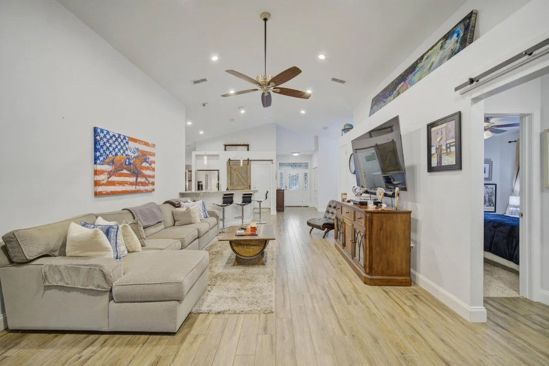 Photo of 423 Sandy Cay Drive