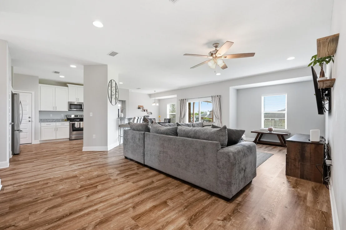 Photo of 5302 Moore Loop