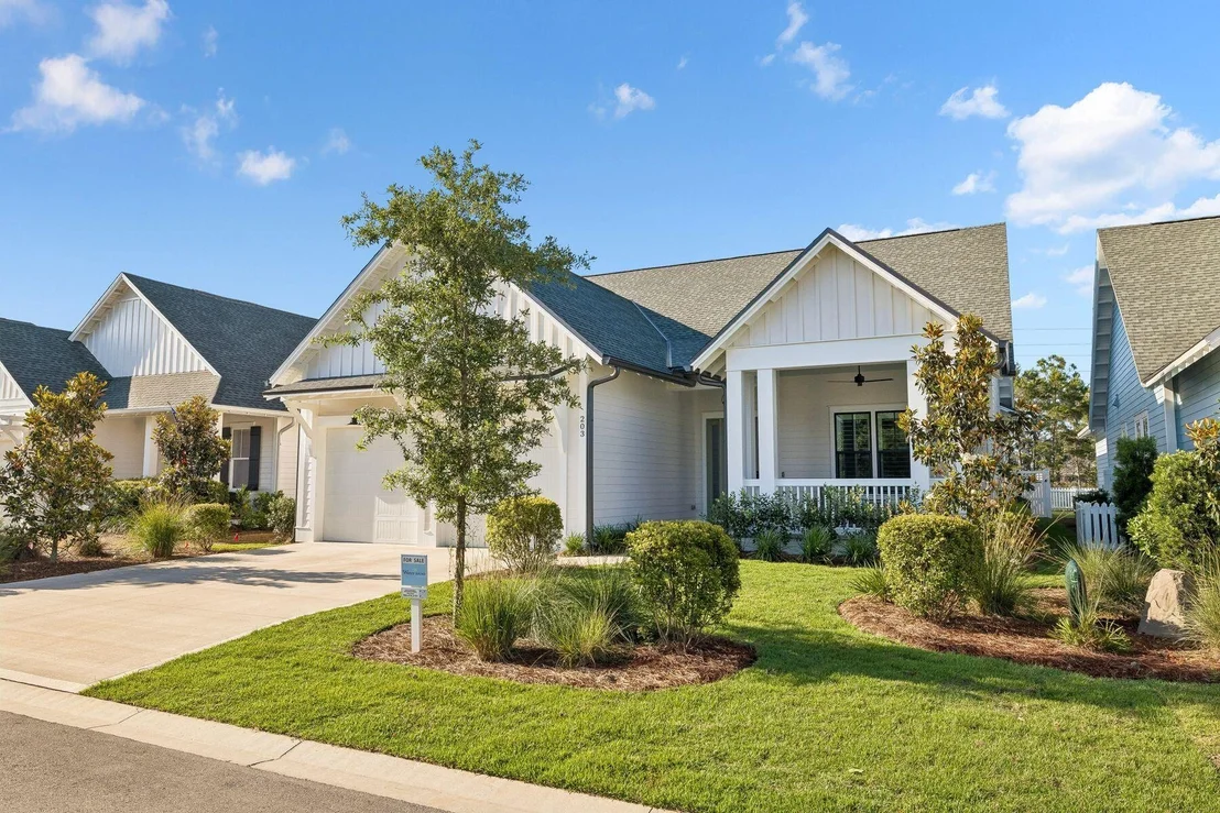 Photo of 203 E Firethorn Circle