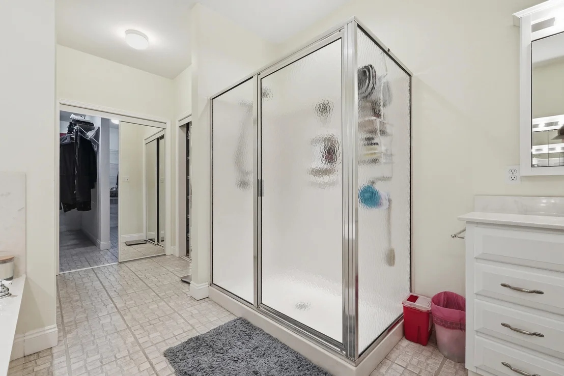 Photo of 4063 Lakeview Drive