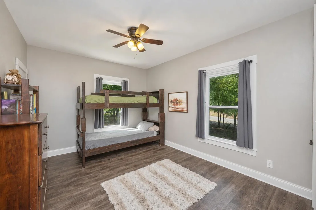 Photo of 1827 Waterway Drive