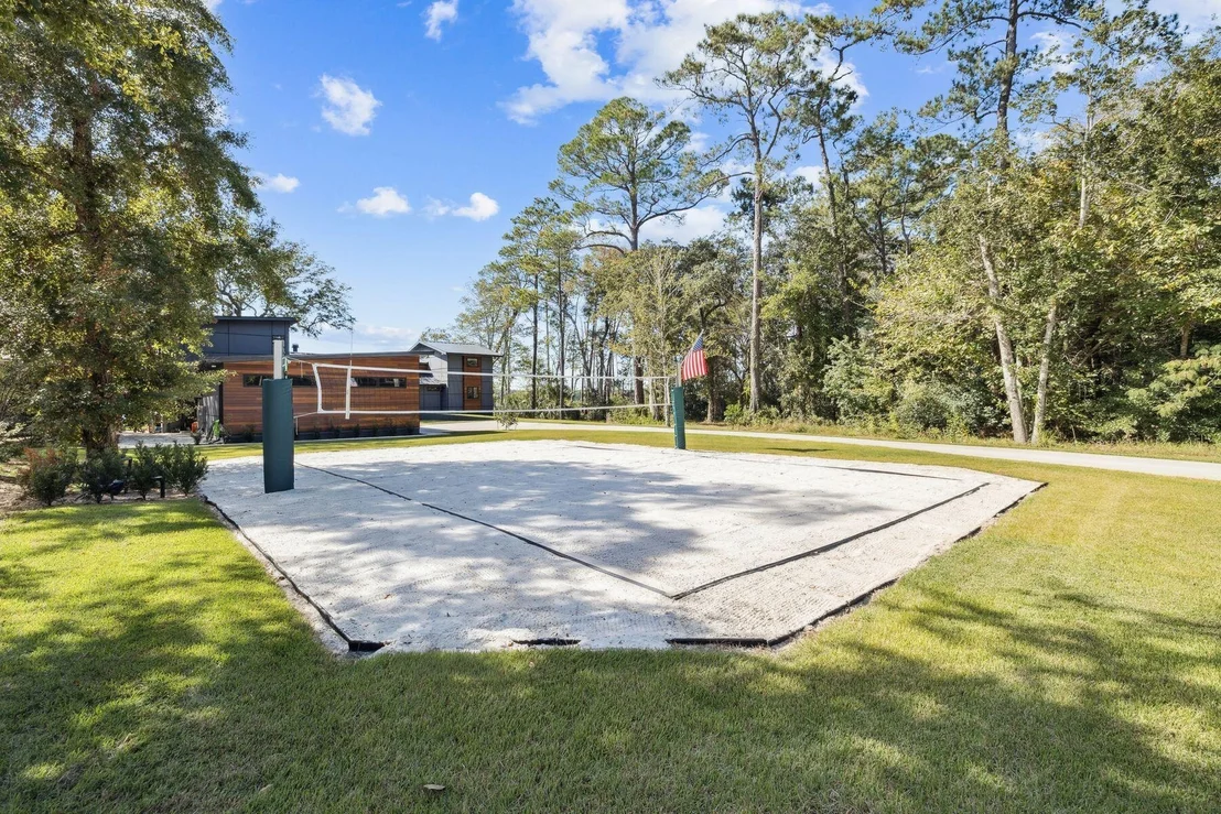 Photo of 1435 Bayshore Drive