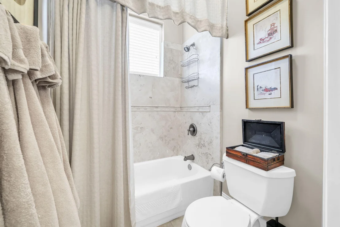 Photo of 4470 Stonebridge Road