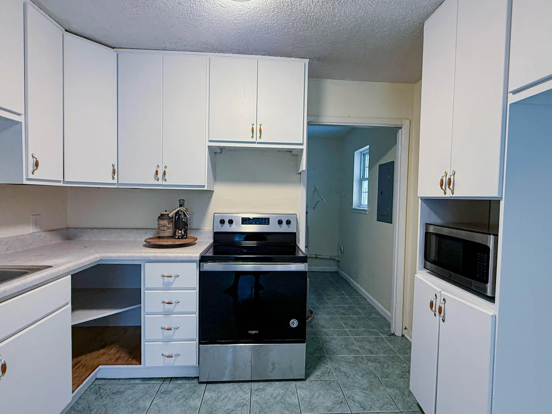 Photo of 5703 Old River Road