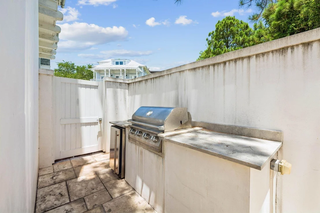 Photo of 179 E Kingston Road