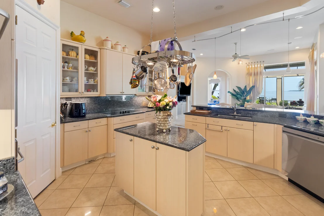 Photo of 923 Lido Circle