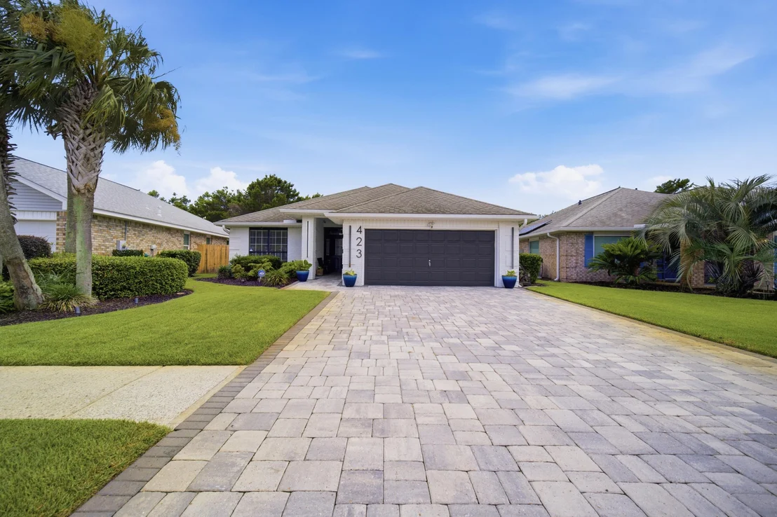 Photo of 423 Sandy Cay Drive