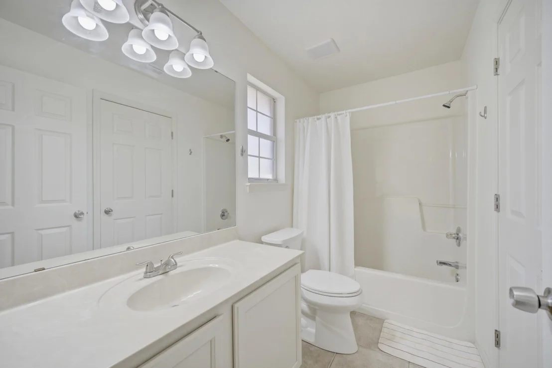 Photo of 346 Louise Circle