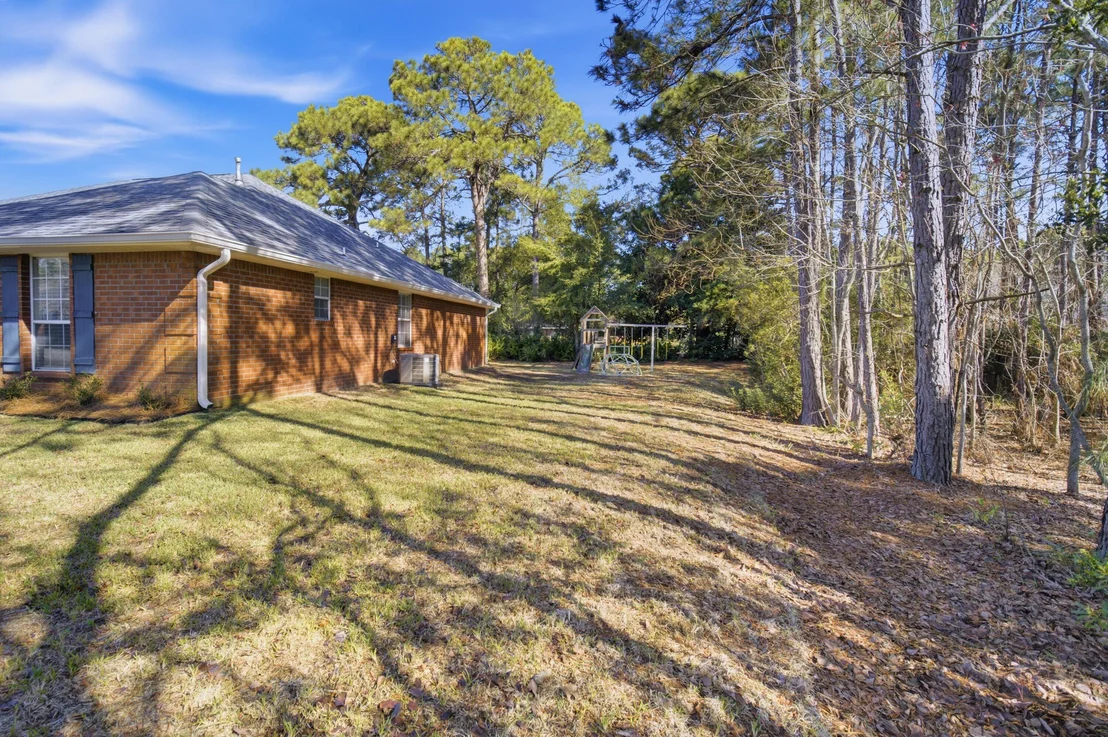 Photo of 346 Louise Circle