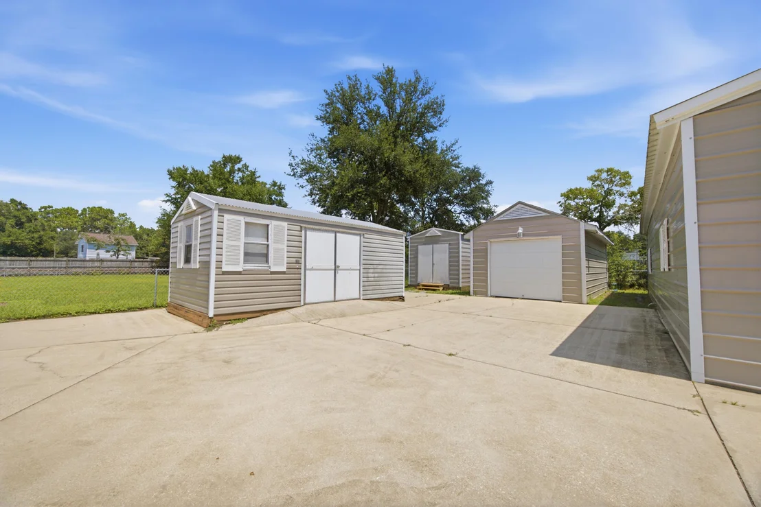 Photo of 220 W Walker Circle