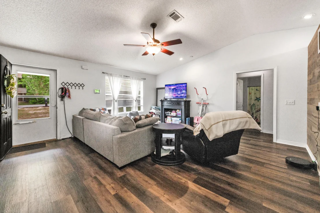 Photo of 5246 Sewell Road
