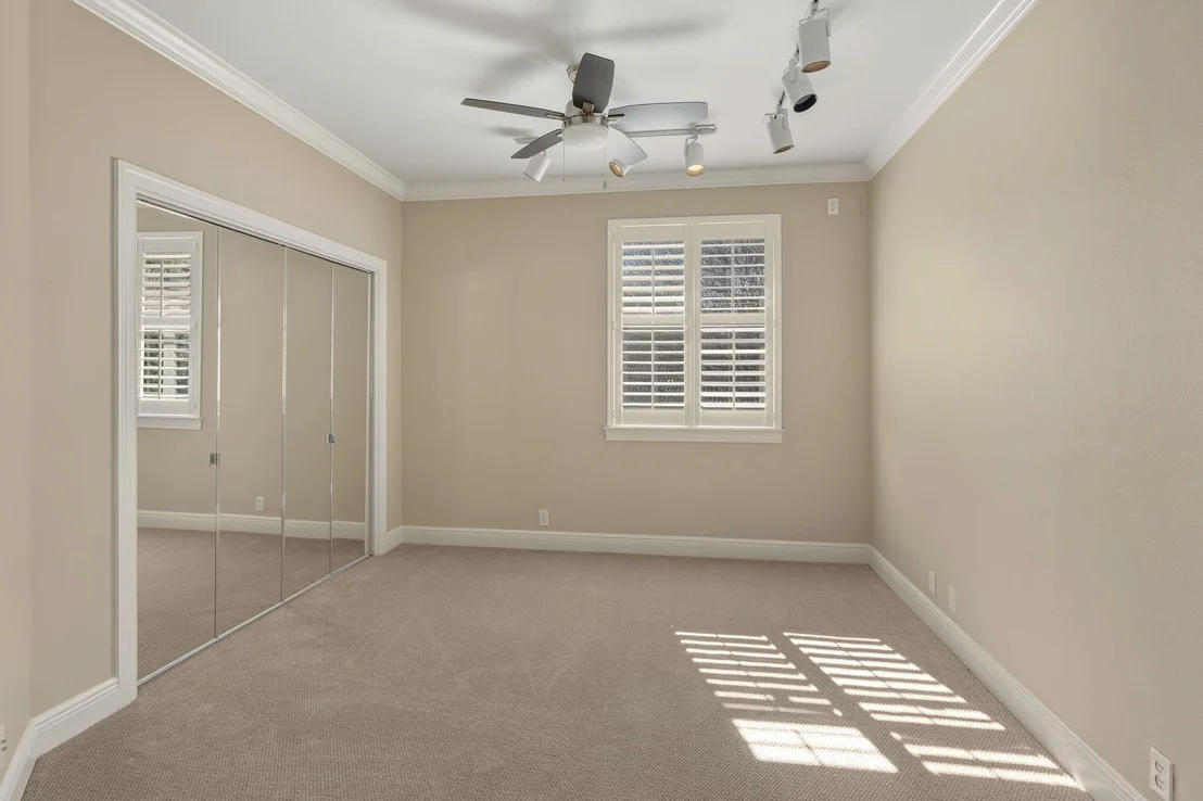 Photo of 4327 Stonebridge Road
