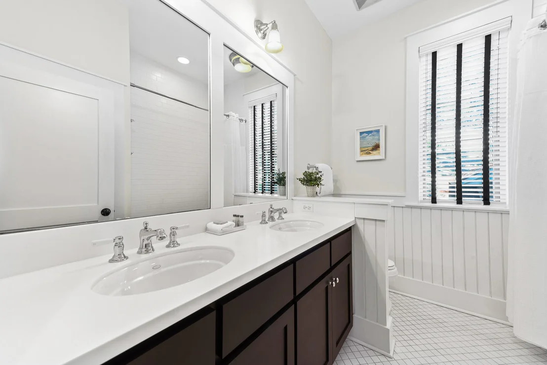 Photo of 30 N Shingle Lane