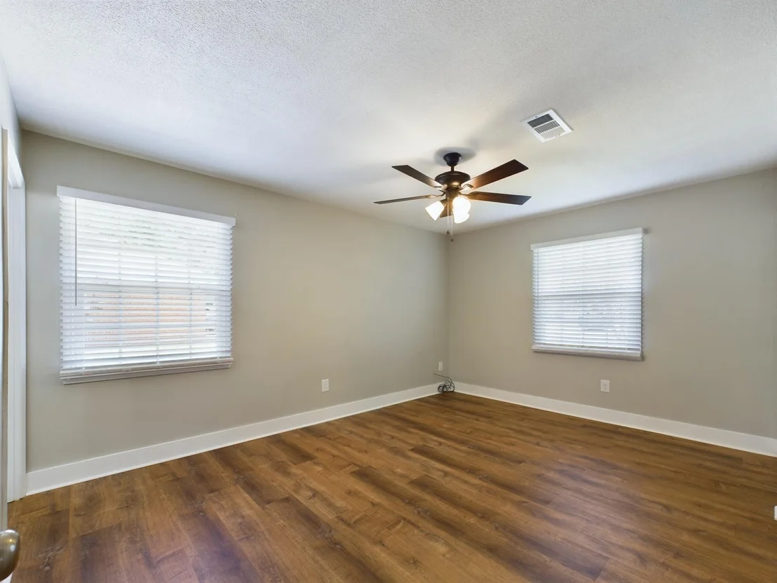 Photo of 1011 Julia Avenue