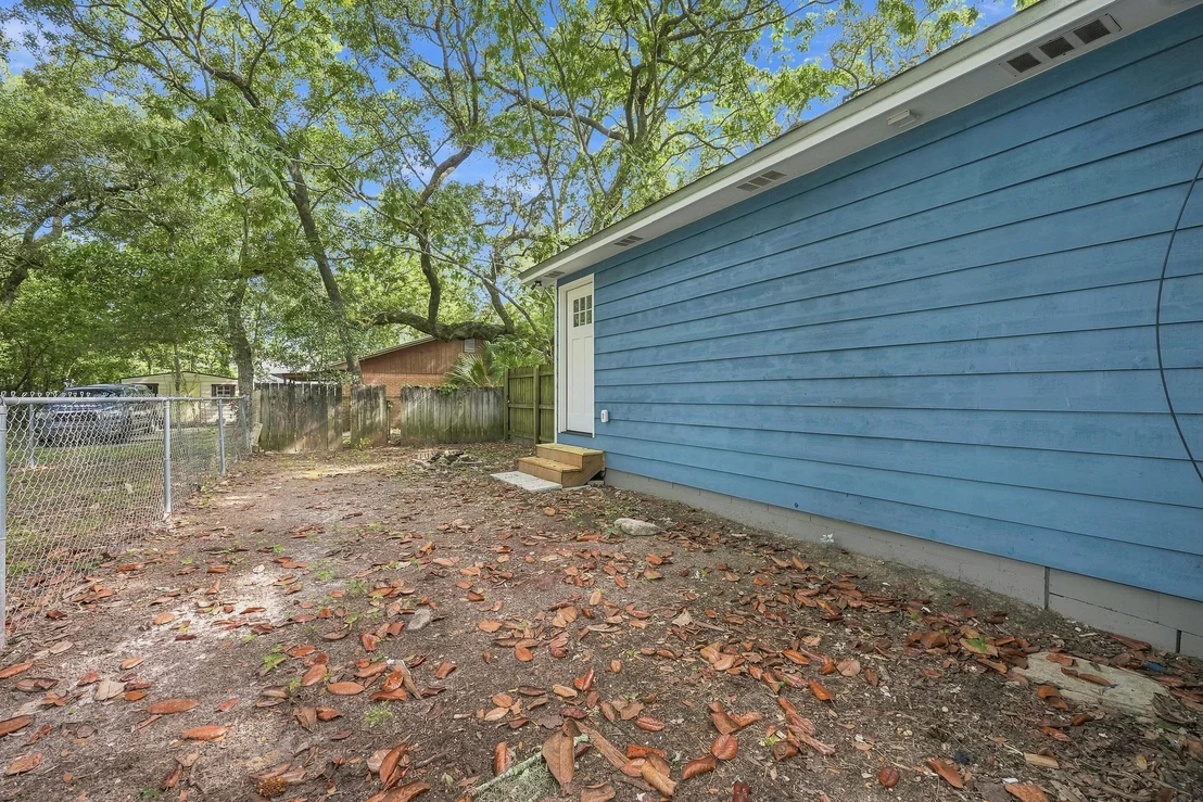 Photo of 1215 S Cedar Avenue