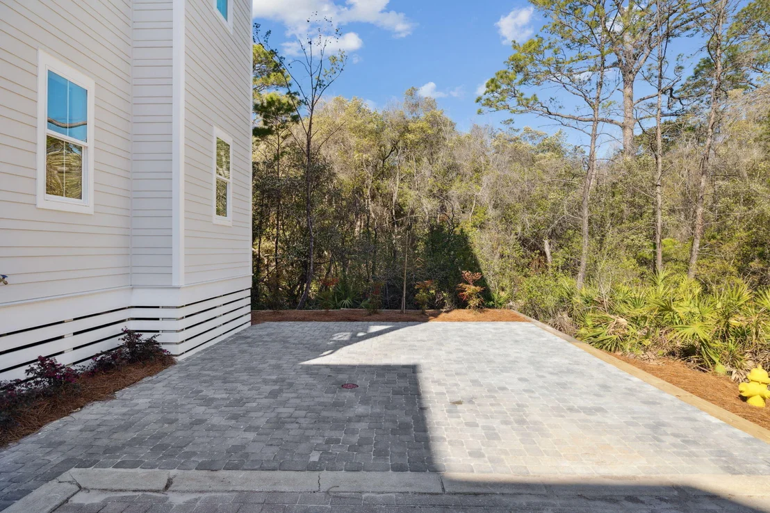 Photo of 200 Grayton Boulevard