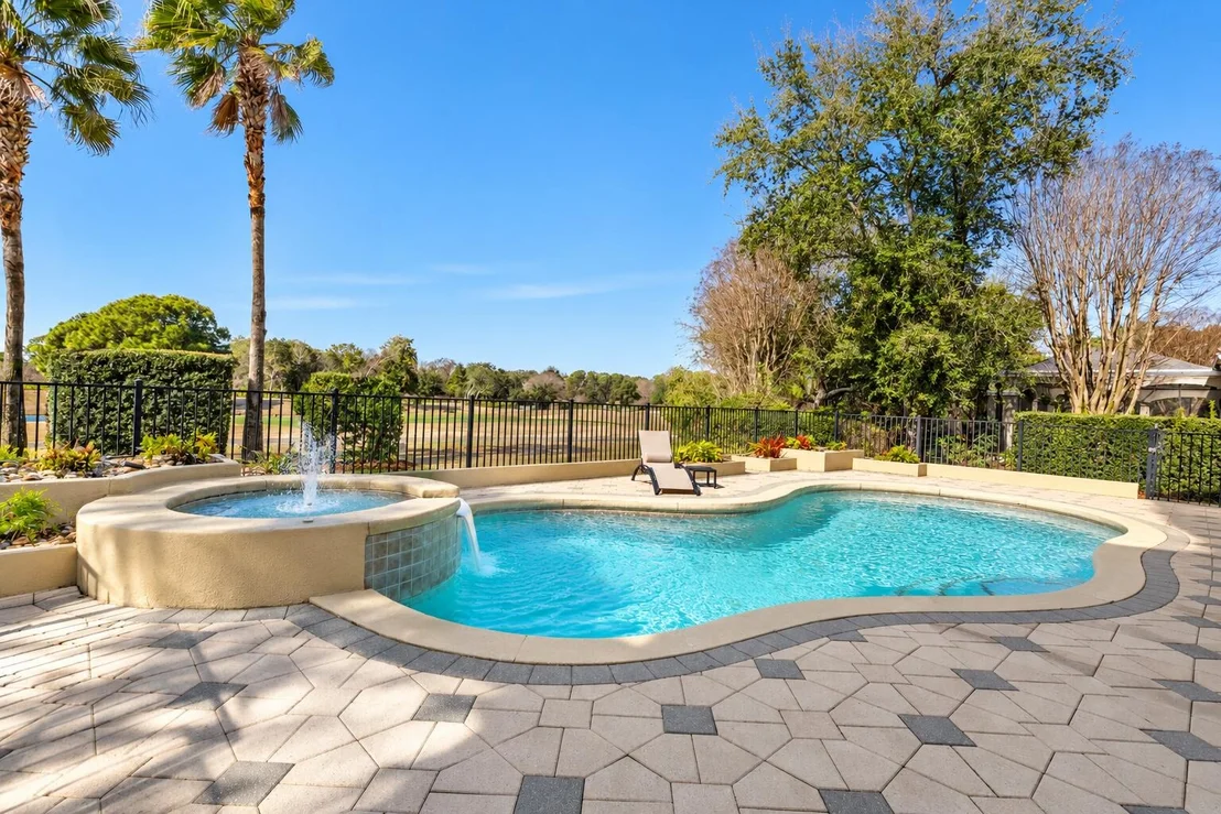 Photo of 4327 Stonebridge Road