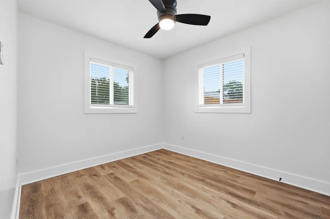 Photo of 640 Cornwall Terrace