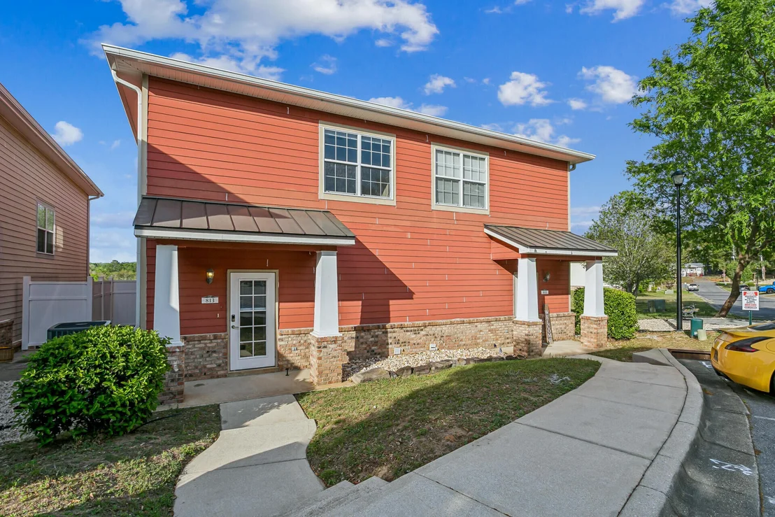 Photo of 813 Arbor Lake Drive