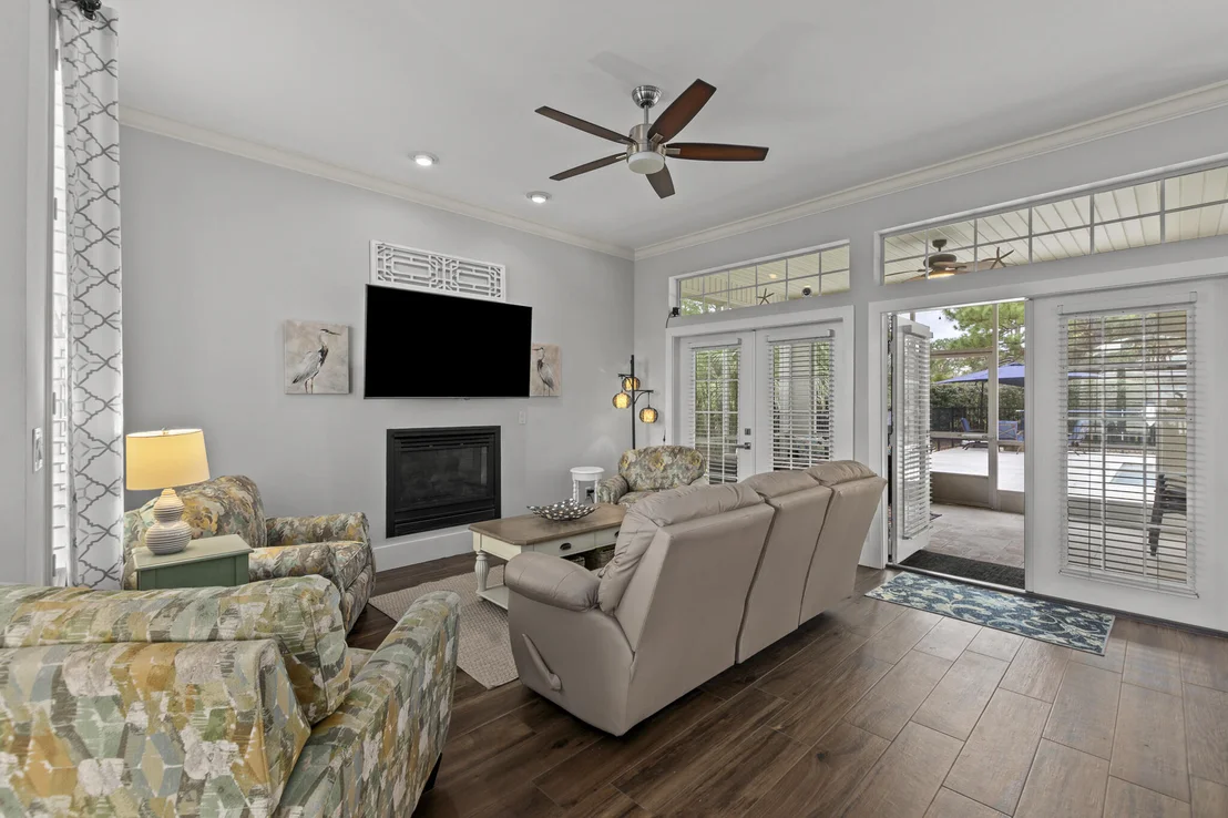Photo of 943 Emerald Bay Drive