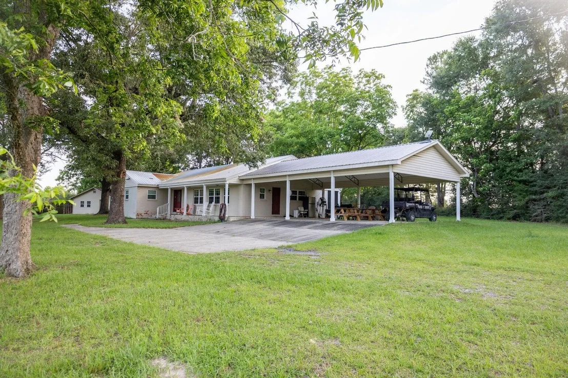 Photo of 405 Walden Lane