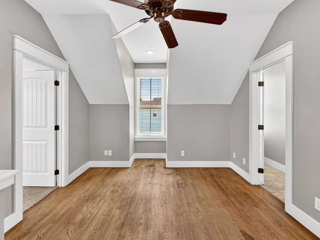 Photo of 328 Madison Circle