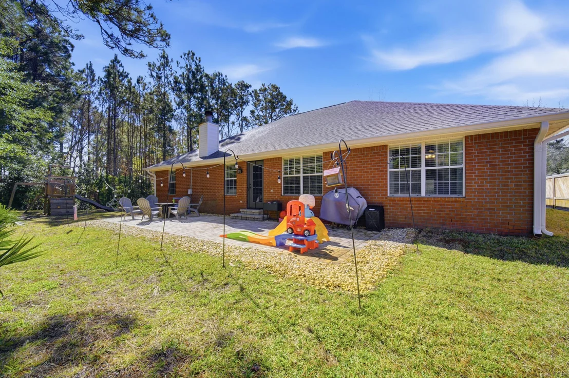 Photo of 346 Louise Circle