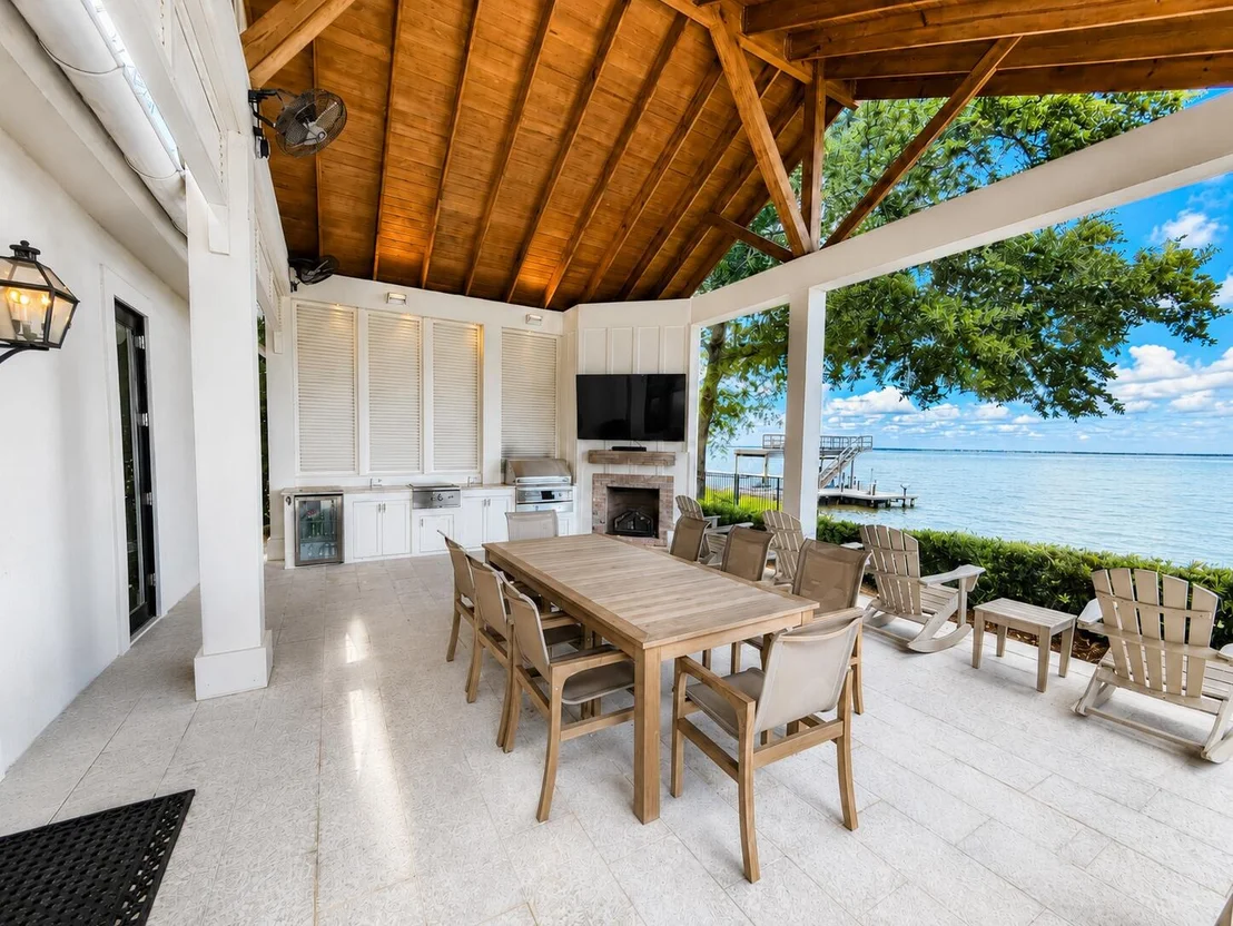 Photo of 932 Shore Drive