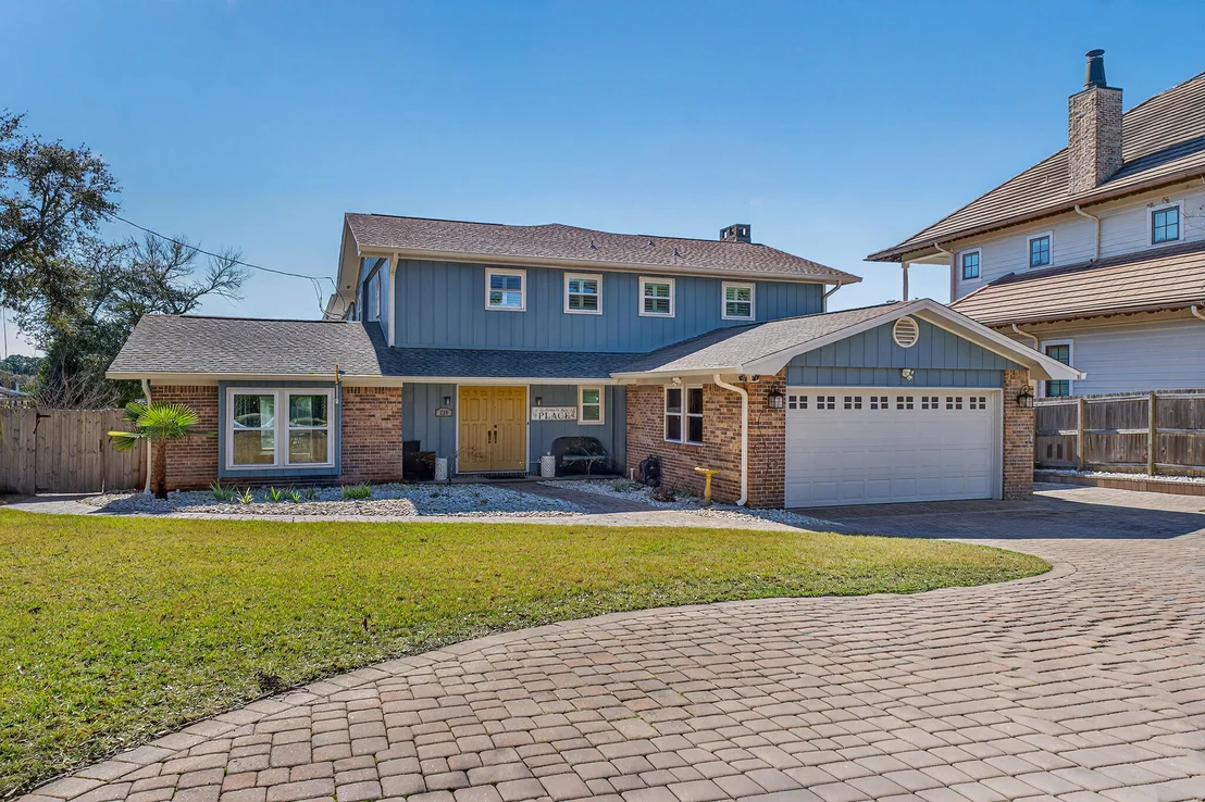 Photo of 228 Lafitte Crescent