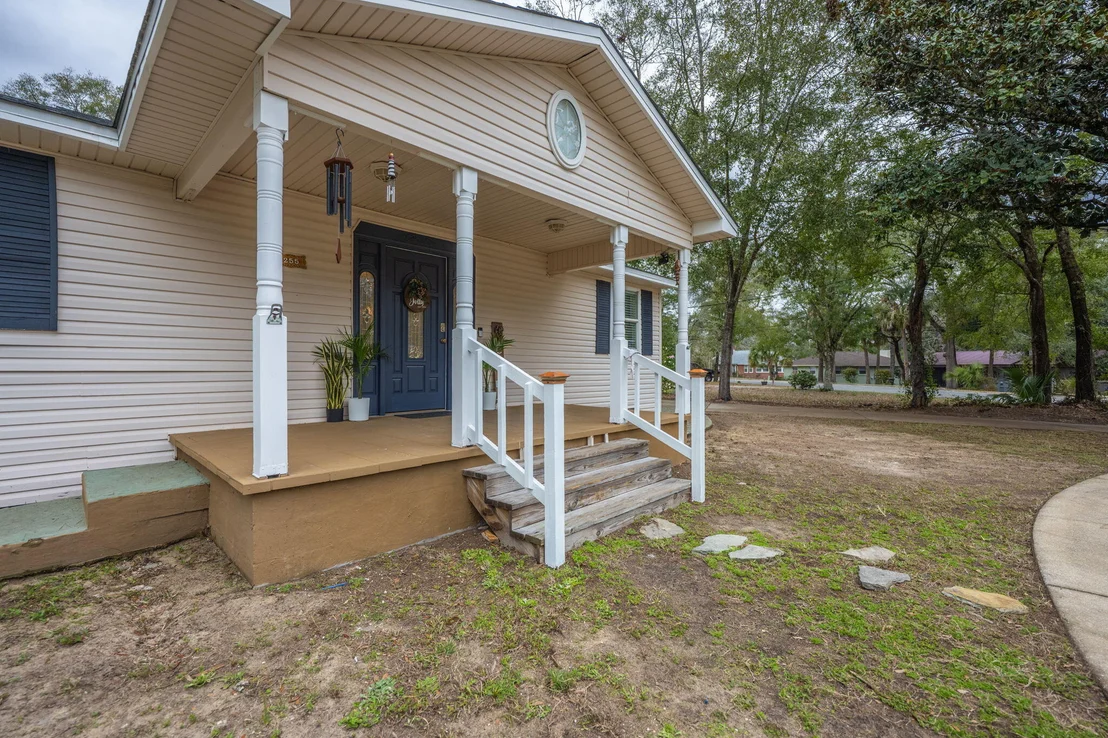 Photo of 255 Edge Avenue