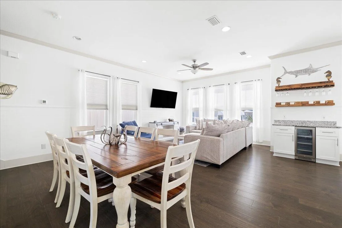 Photo of 275 Gulfview Circle