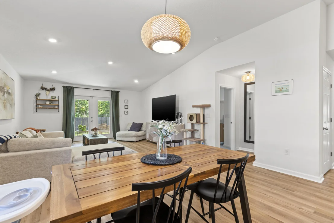 Photo of 740 Riverwalk Circle