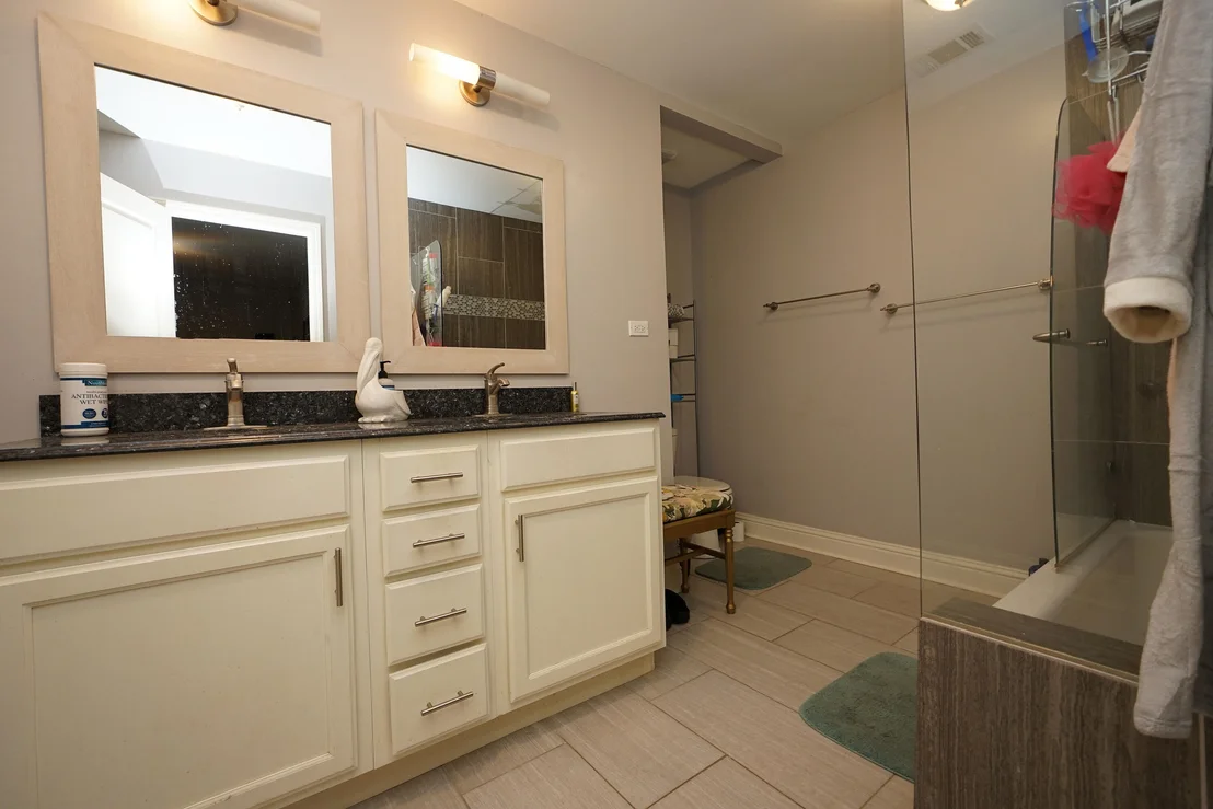 Photo of 10 NW Wright Parkway
