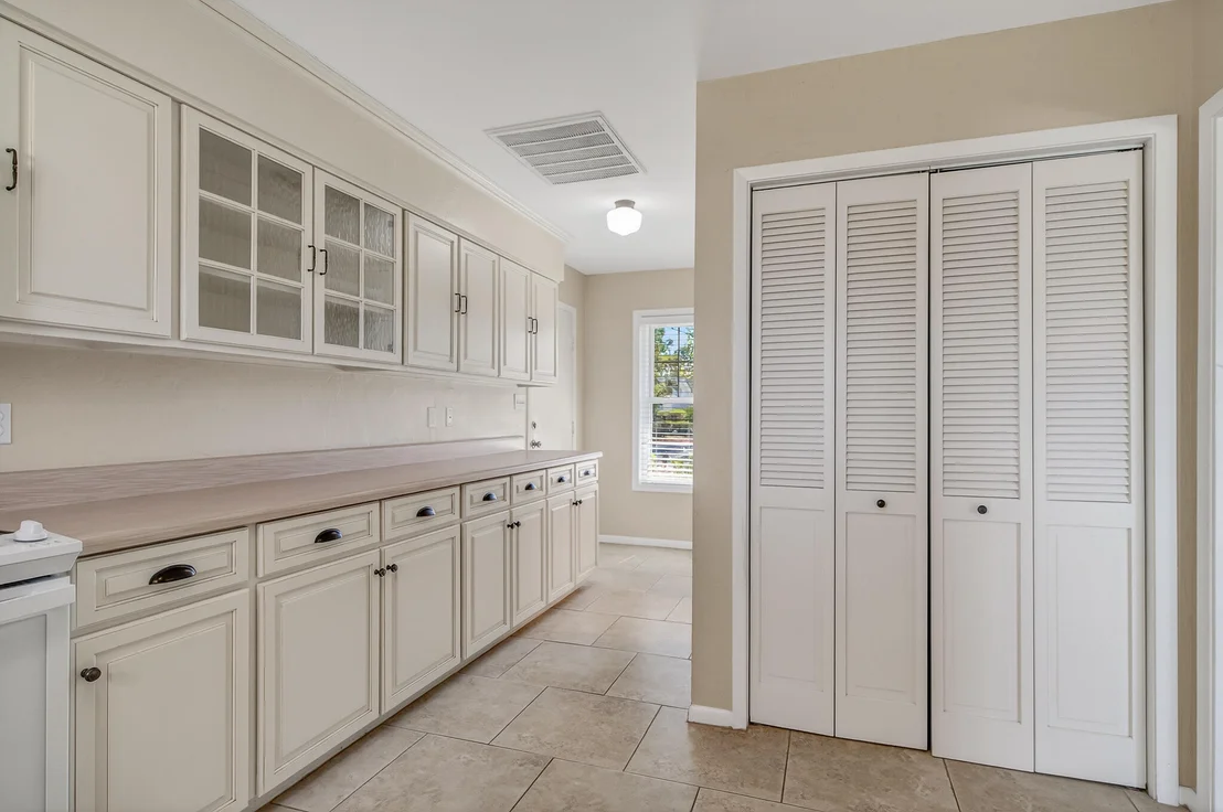 Photo of 186 Bayshore Drive