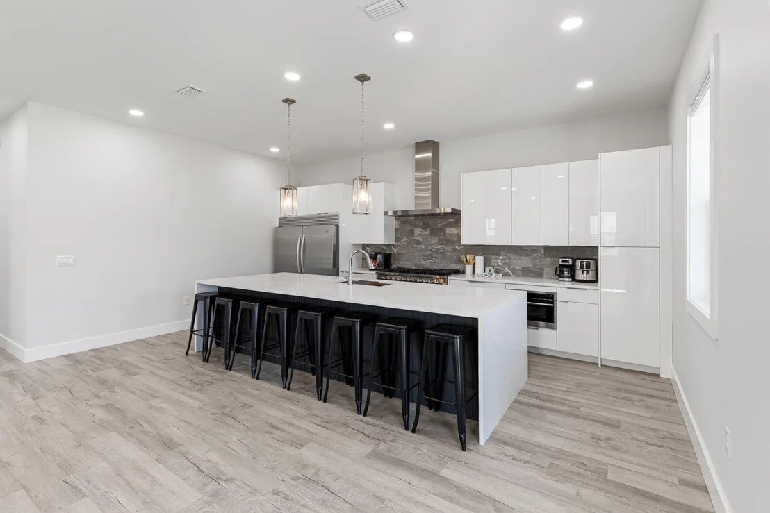 Photo of 39 Charlotte Avenue