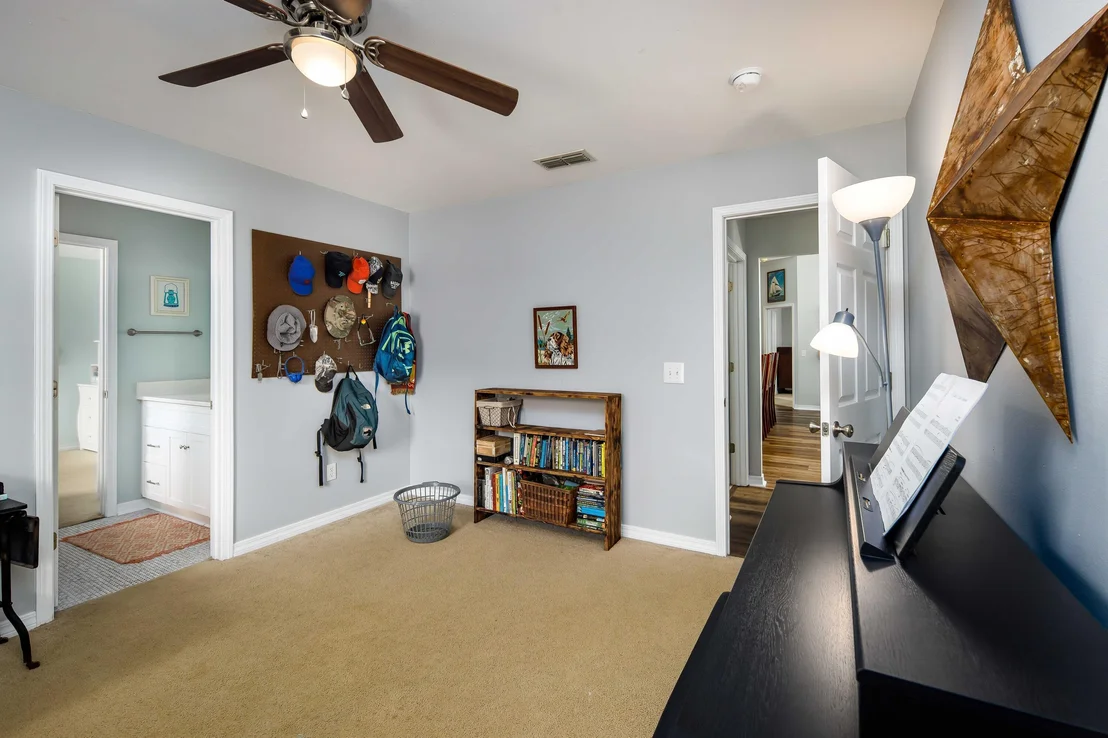 Photo of 2400 Crescent Road