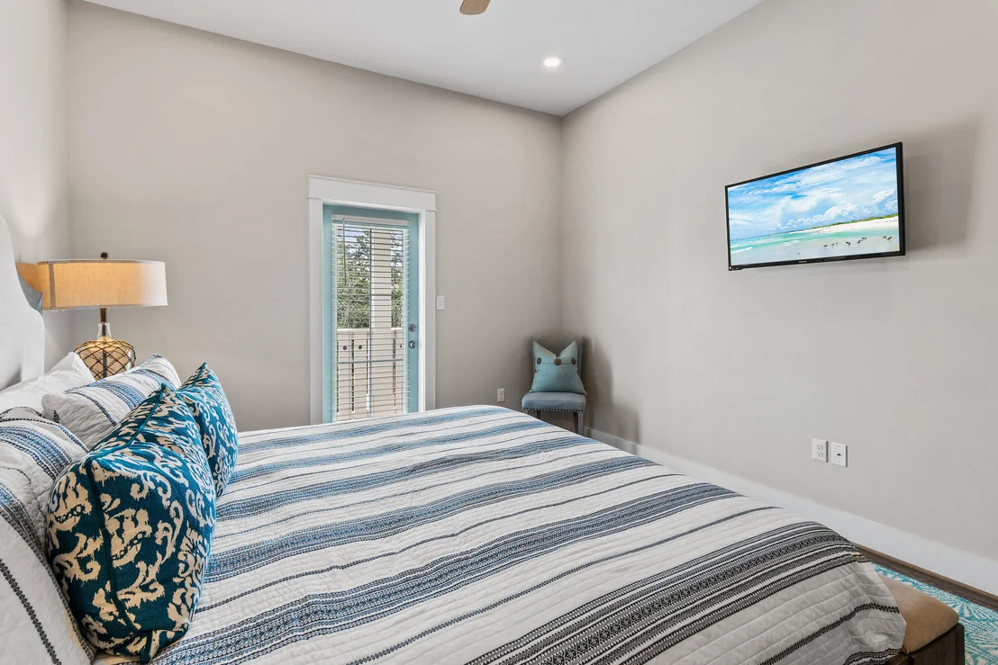 Photo of 240 Driftwood Road