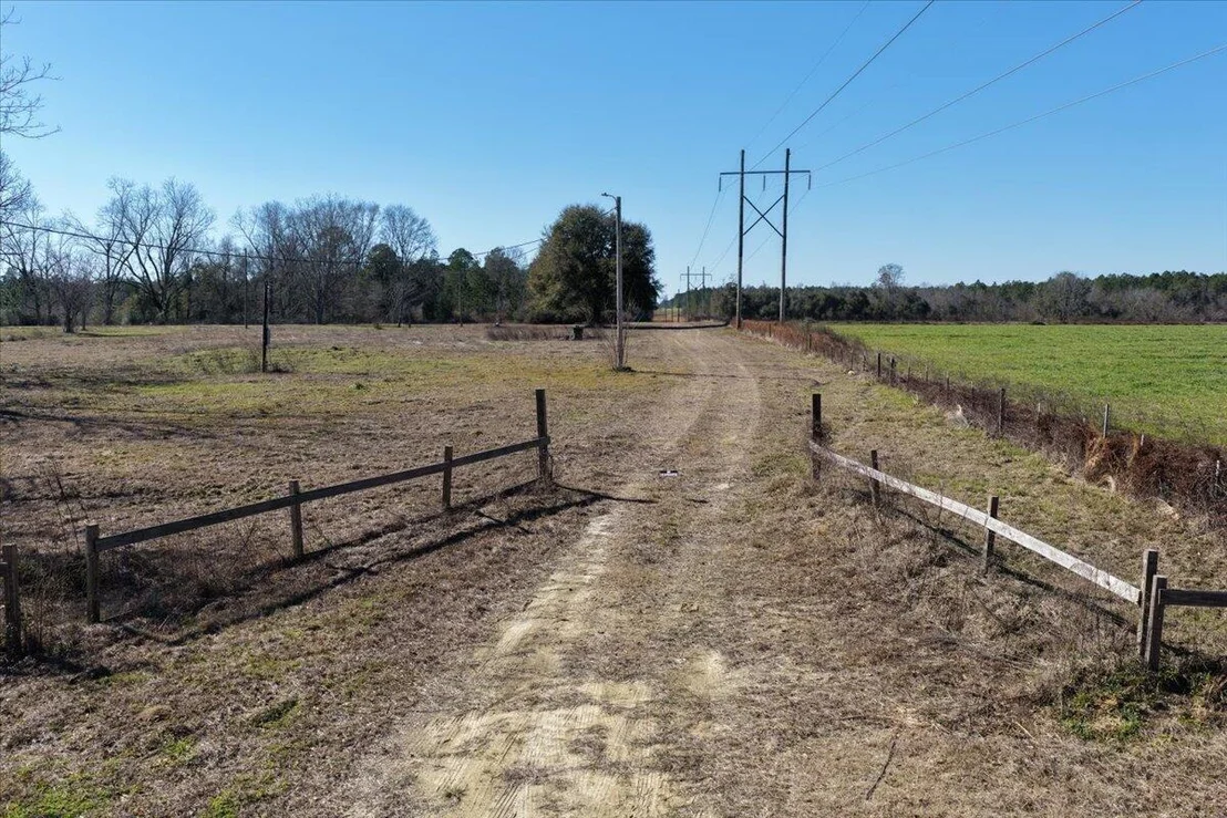 Photo of 3687 Gordon Land Road