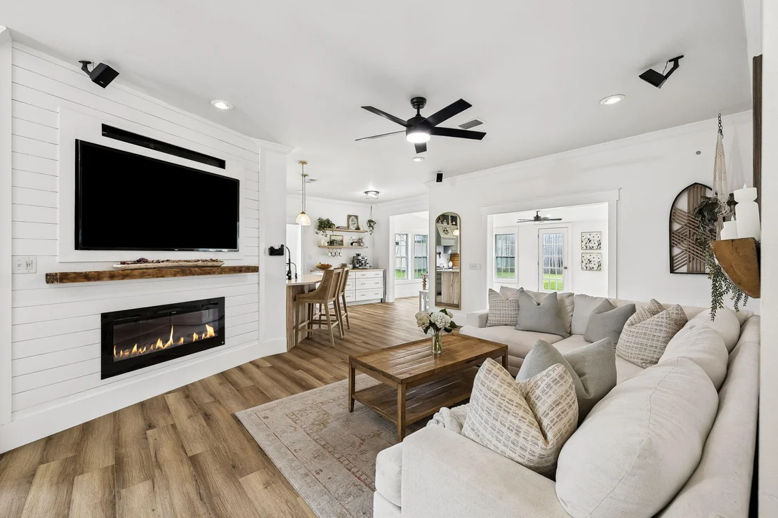 Photo of 1025 Forest Shore Drive