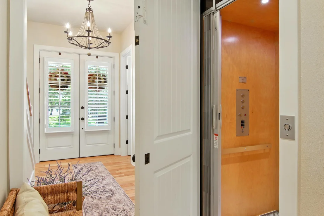 Photo of 400 Pitts Bayshore Drive