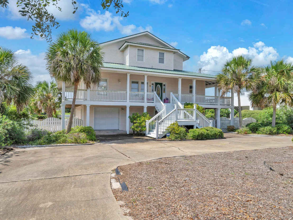 Photo of 604 Magnolia Drive